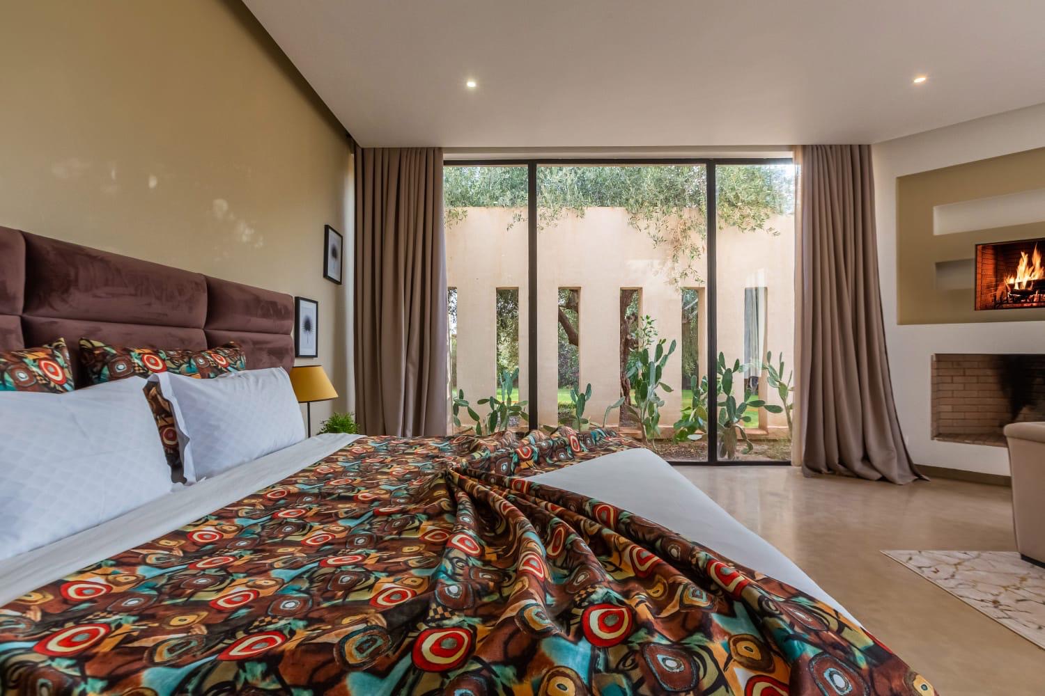 f5f2e143-8d4d-40c2-8d3f-5e6abd8861d0